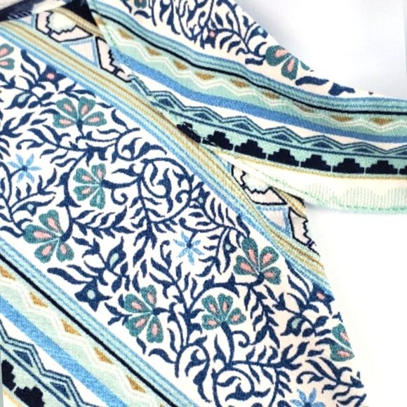 WHITE HOUSE BLACK MARKET Top - Picture 6 of 7